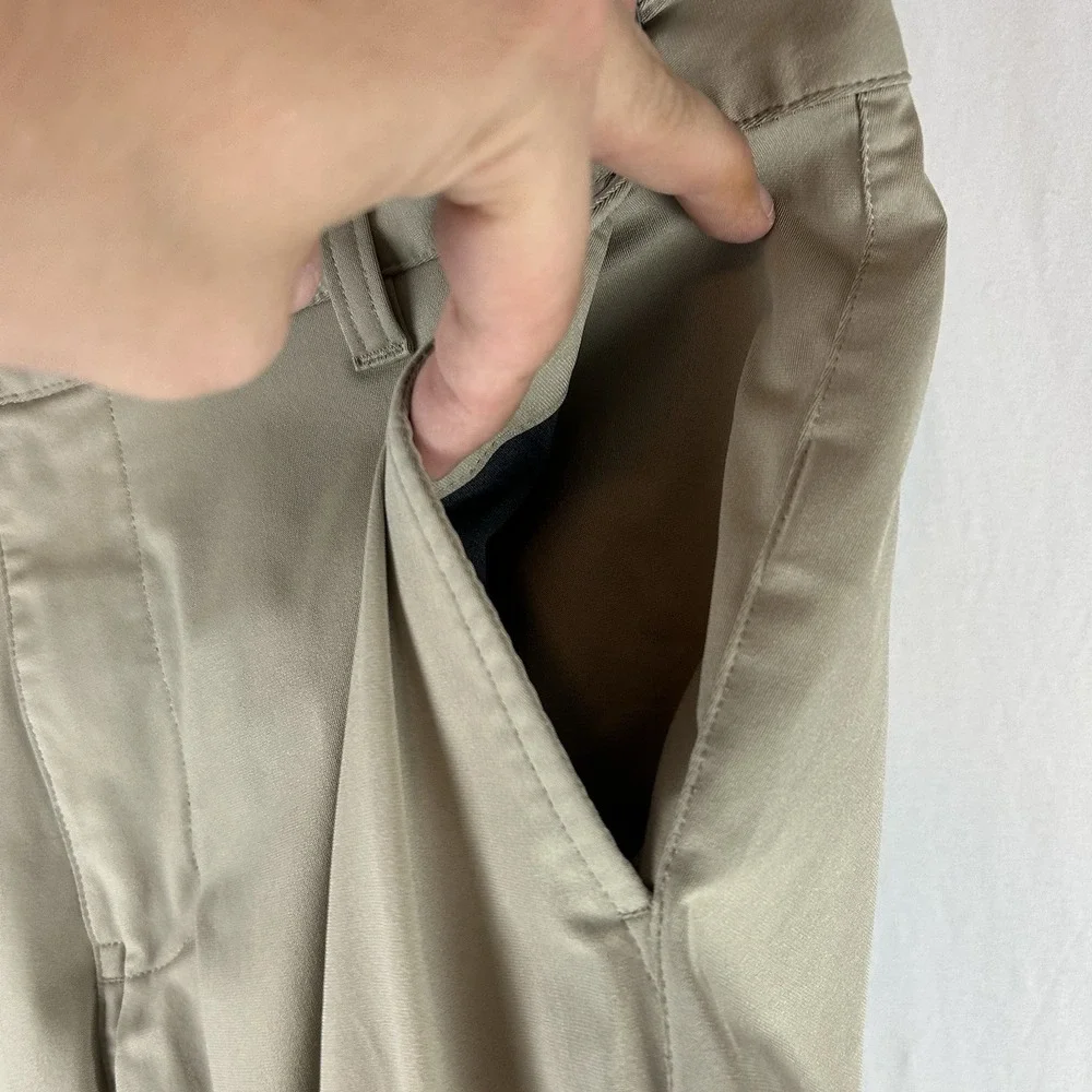 Rhone Commuter Pants 31x29 Beige Slim Fit Golf Stretch Performance Casual‎ *Flaw